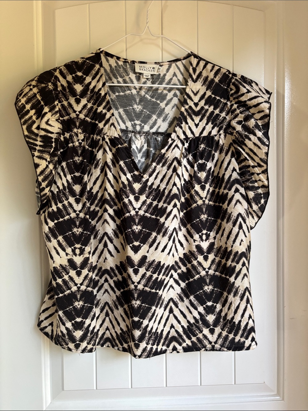 Molly Bracken Black & White Printed V-Neck Flutter Sleeve Top